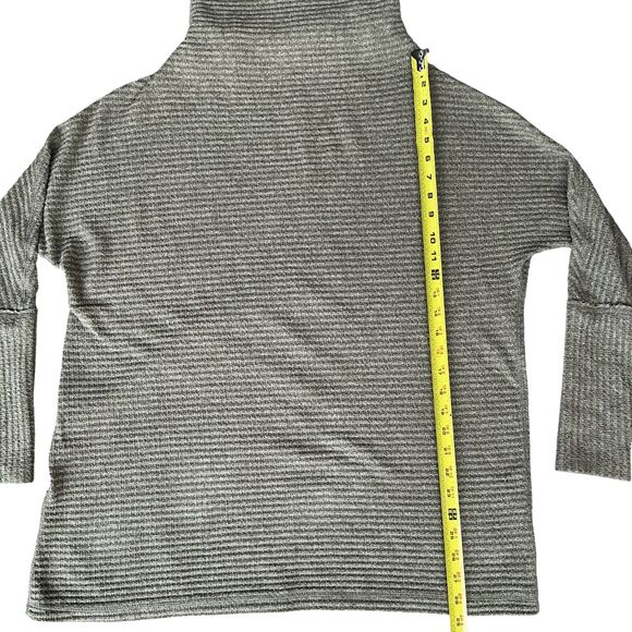 We The Free Womens Kitty Thermal Tunic sz XS Army Green Waffle Casual Oversized - Picture 14 of 14